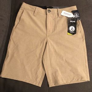 ❤️volcom shorty new whit tag 🏷
